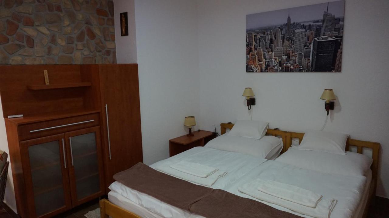 Chloe Apartman Szigetvár Extérieur photo
